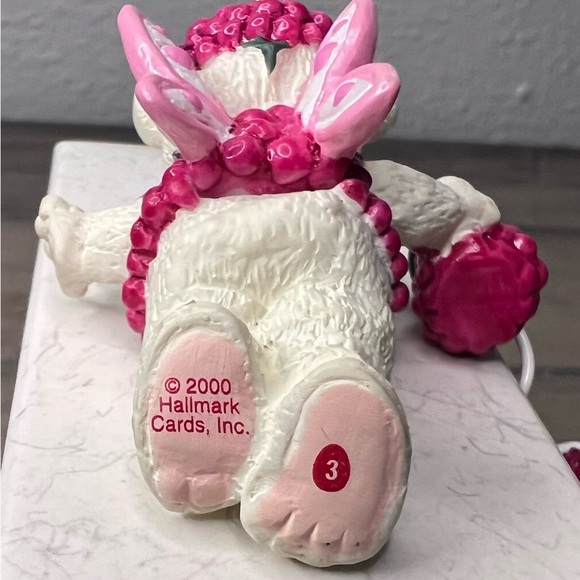 Hallmark 2001 NEW “Raspberry” Fairy Berry Bears 3rd series Springtime Ornament - Picture 5 of 8